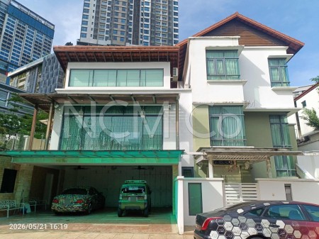 Bungalow House For Auction at BayRocks