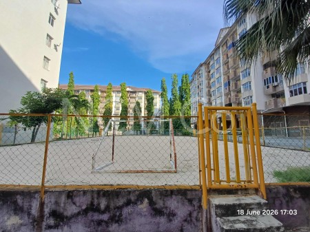 Apartment for Auction