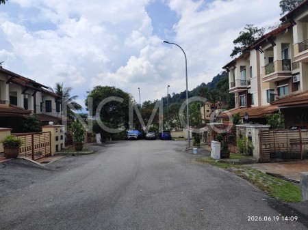 Terrace House for Auction