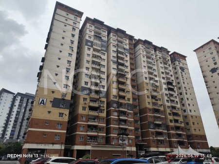 Apartment For Auction at Laguna Biru