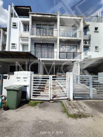 Terrace House For Auction at Sri Araville