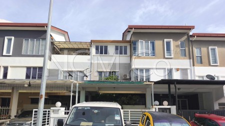 Terrace House For Auction at D'Alpinia