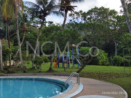 Condo for Auction