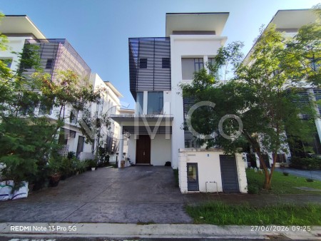 Shop For Auction at Residence 33