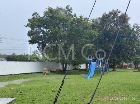 Bungalow House for Auction