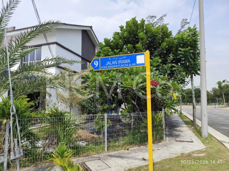 Terrace House for Auction