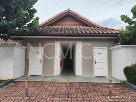 Hotel For Auction at Grand Lexis