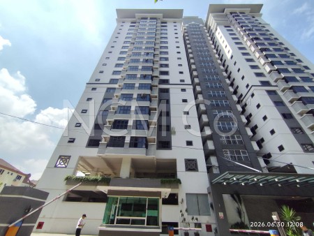 Condo For Auction at Royalle Condominium