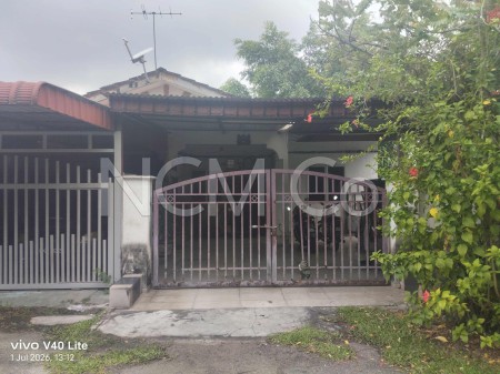 Terrace House For Auction at Taman Klang Perdana