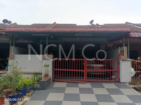 Terrace House For Auction at Puncak Jelapang Indah