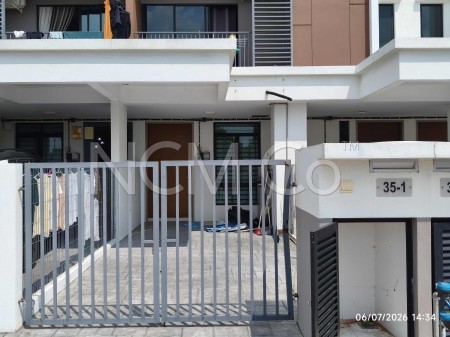 Terrace House For Auction at Elegan