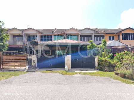Terrace House For Auction at Taman Pelangi