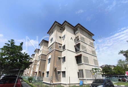 Apartment For Auction at Apartment Akasia