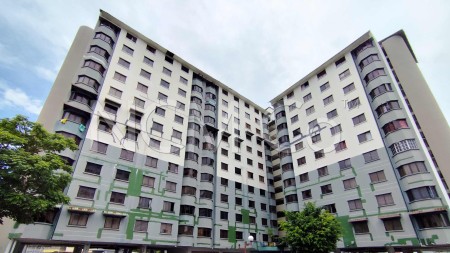 Apartment For Auction at Ria Apartment