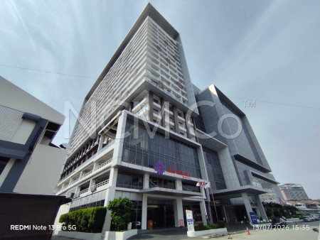 Serviced Residence For Auction at The Straits Residence