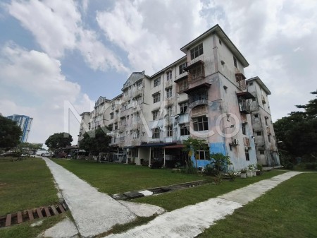 Apartment For Auction at Apartment Anggerik