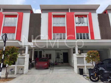 Terrace House For Auction at Meranti Residence