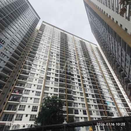 Condo For Auction at Platinum Splendor
