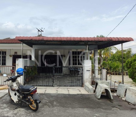 Terrace House For Auction at Taman Kledang