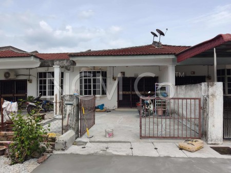 Terrace House For Auction at Taman Kledang