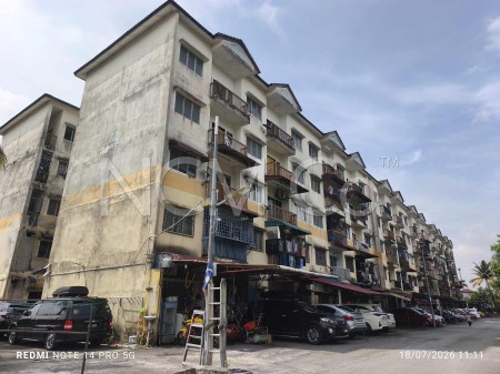 Apartment For Auction at Taman Sri Tanjung