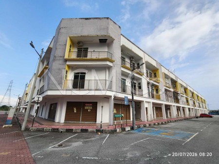 Apartment For Auction at Kampar Putra