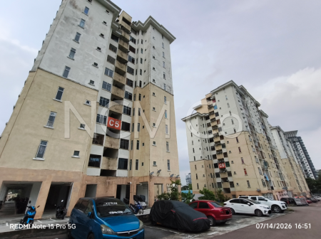 Apartment For Auction at Larkin Idaman Apartment