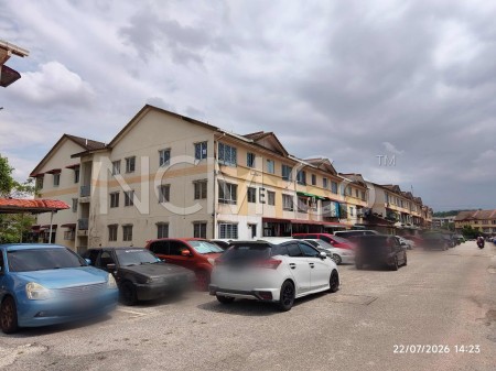 Apartment For Auction at Dahlia Apartment
