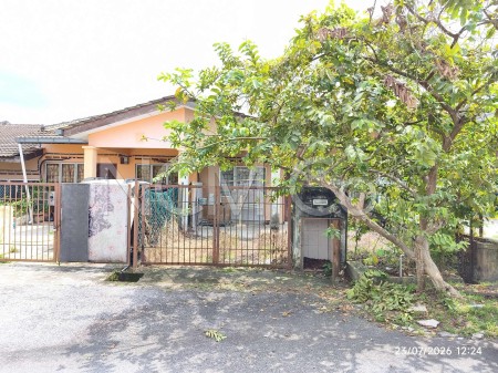 Terrace House For Auction at Desa Kundang