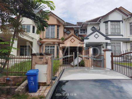 Terrace House For Auction at Section 13