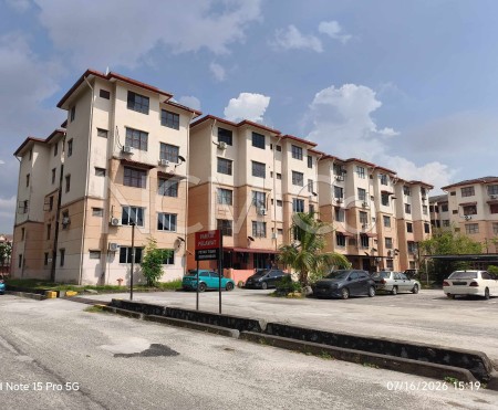 Apartment For Auction at Las Palmas