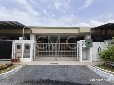 Terrace House For Auction at Taman Bayu Indera