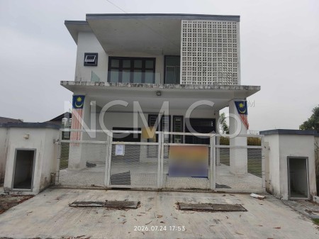 Bungalow House For Auction at Taman Tasik Senangin
