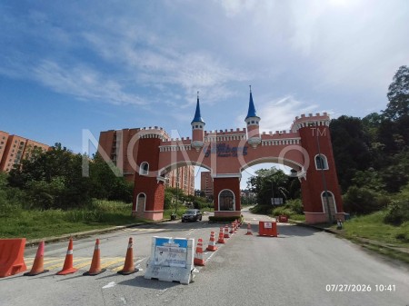 Apartment For Auction at Caribbean Bay Resort