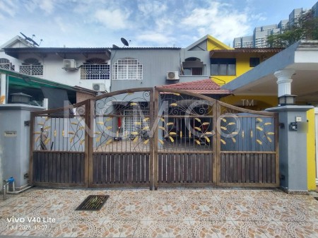 Terrace House For Auction at Taman Desawan