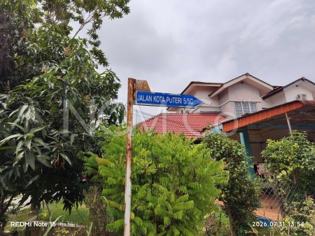 Terrace House for Auction