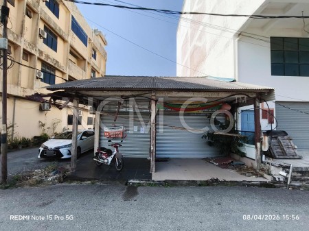 Shop For Auction at Sungai Rengit