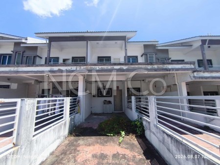 Terrace House For Auction at The Lake Residence