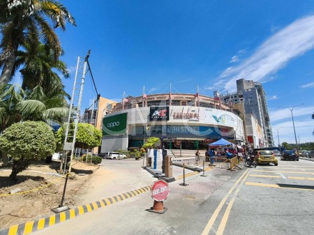 Shop For Auction at Terminal 1 Shopping Centre