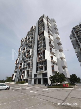 Condo For Auction at The Parque Residences