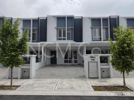 Terrace House For Auction at Acacia Park