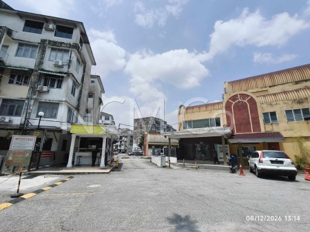 Apartment for Auction