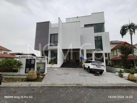 Bungalow House For Auction at Palm View
