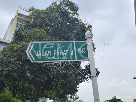 Shop For Auction at Dataran Otomobil