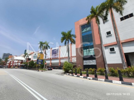 Shop For Auction at Kuantan Parade