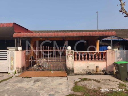 Terrace House For Auction at Taman Kobis