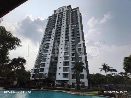Apartment For Auction at Molek Pine 2