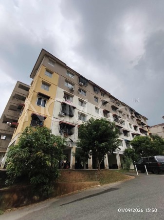Apartment For Auction at Kemuning Apartment