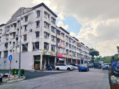 Shop For Auction at Dataran Otomobil