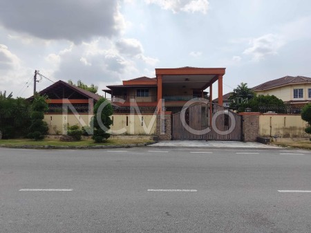 Bungalow House For Auction at Taman Maznah